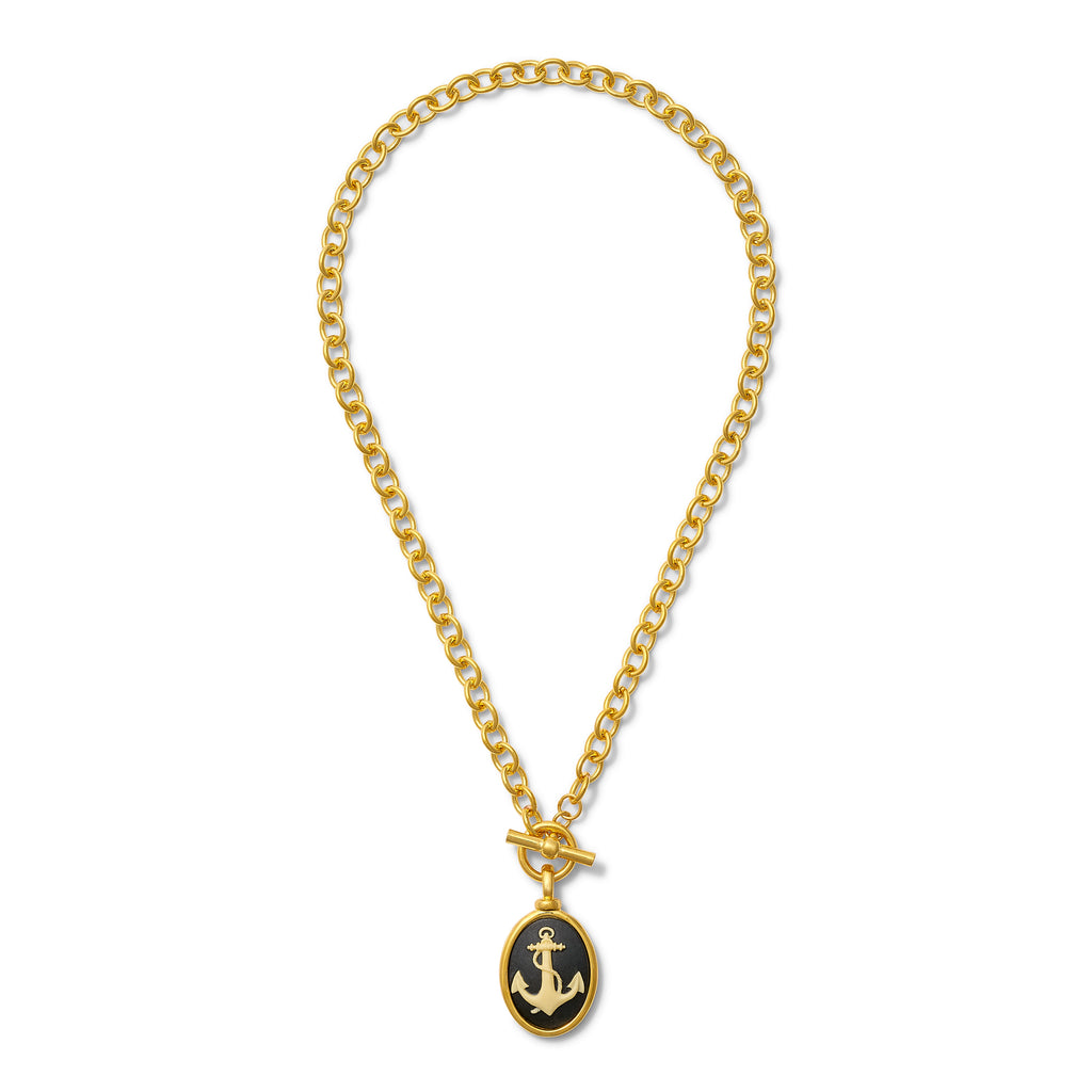 Classic Cameo Pendant Necklace