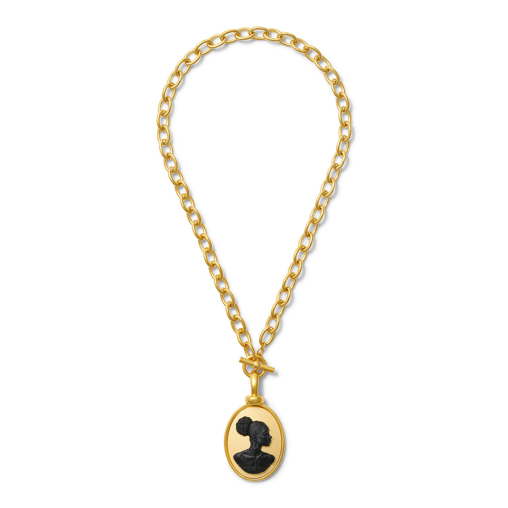 Classic Grande Cameo Pendant Necklace