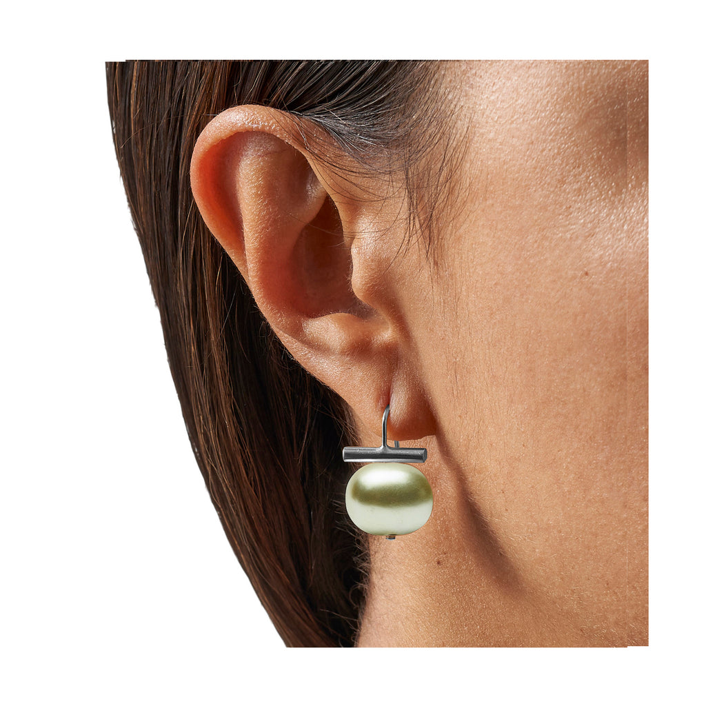 Lily Pad Pebble Pearl Earring-Medium Sterling
