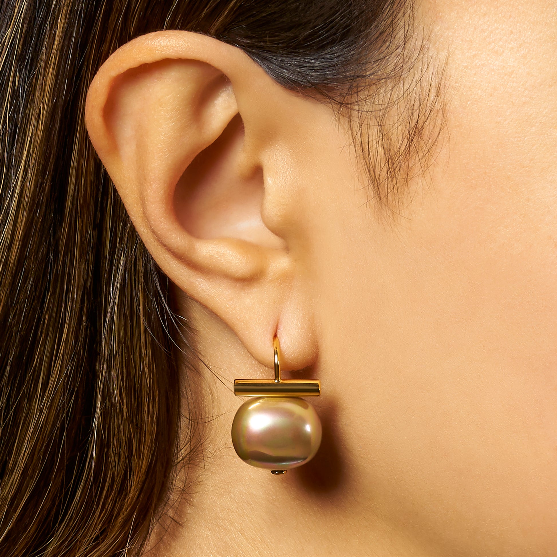 Forever Fave Pebble Pearl Earring in Biscuit